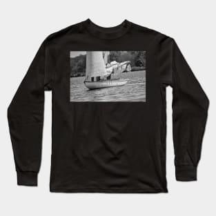 Sailing boat on Wroxham Broad in the heart of the Norfolk Broads Long Sleeve T-Shirt